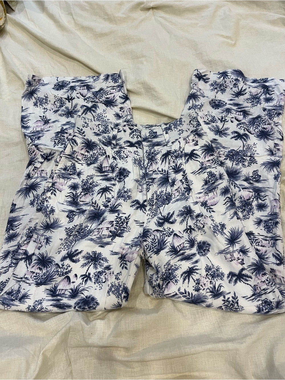 Abercrombie & Fitch White Shorts with Navy Tropical Print
